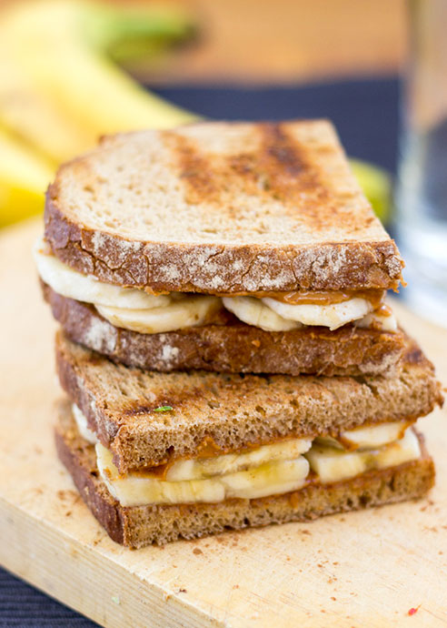 sandwich-di-banana-con-burro-di-arachidi