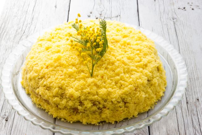 Torta Mimosa: storia e ricetta del dolce simbolo dell’8 marzo